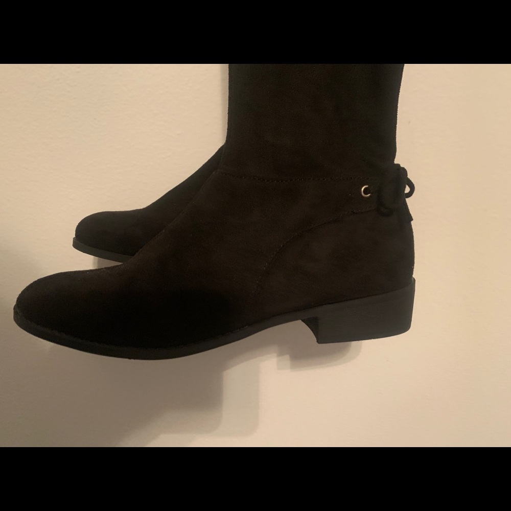 Boots - Picture 3 of 4